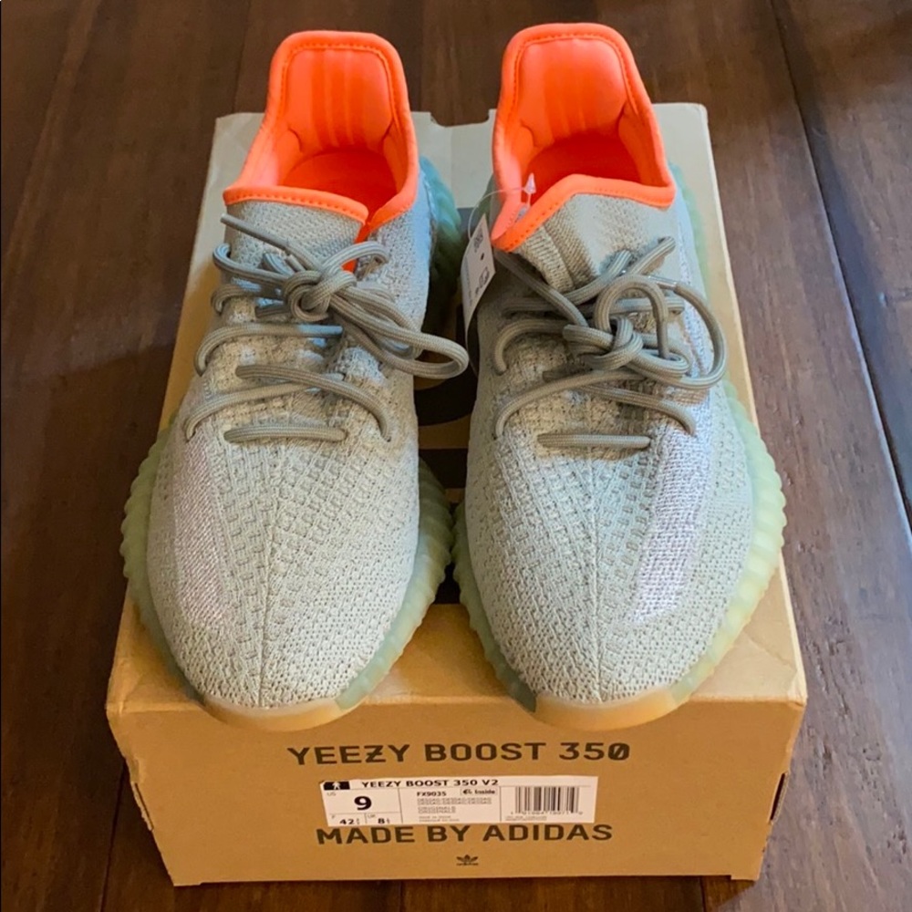 Yeezy 350v2 Desert Sage Size 9